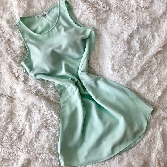 Jack by BB Dakota Dresses & Skirts - Mint green double pocket dress by Jack